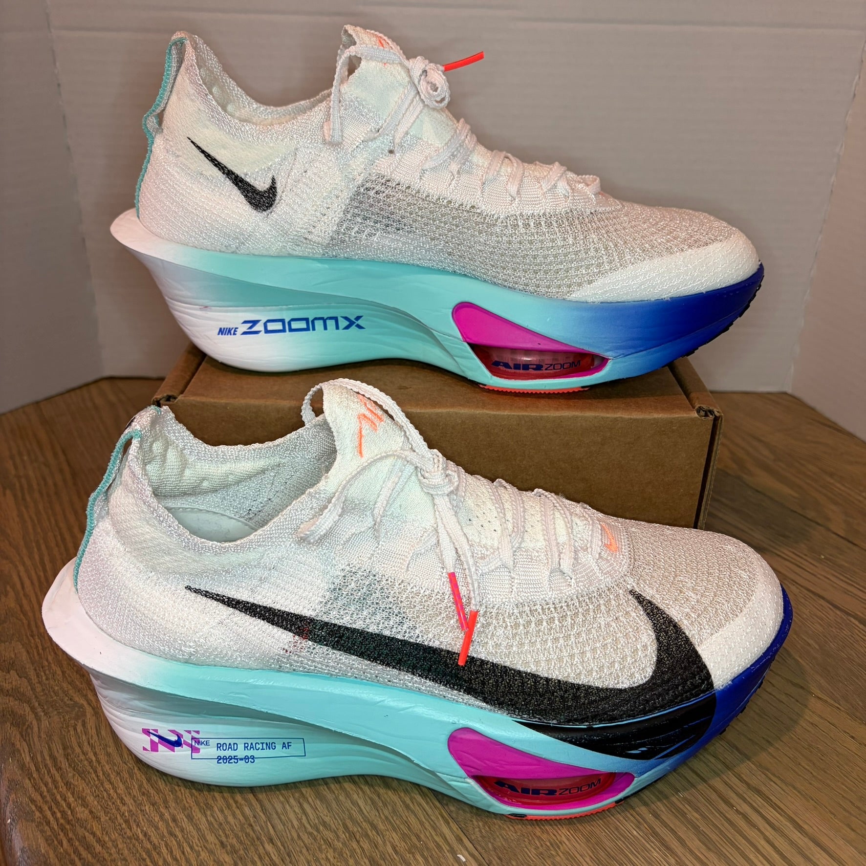 Nike Alphafly 3 - With the original bag