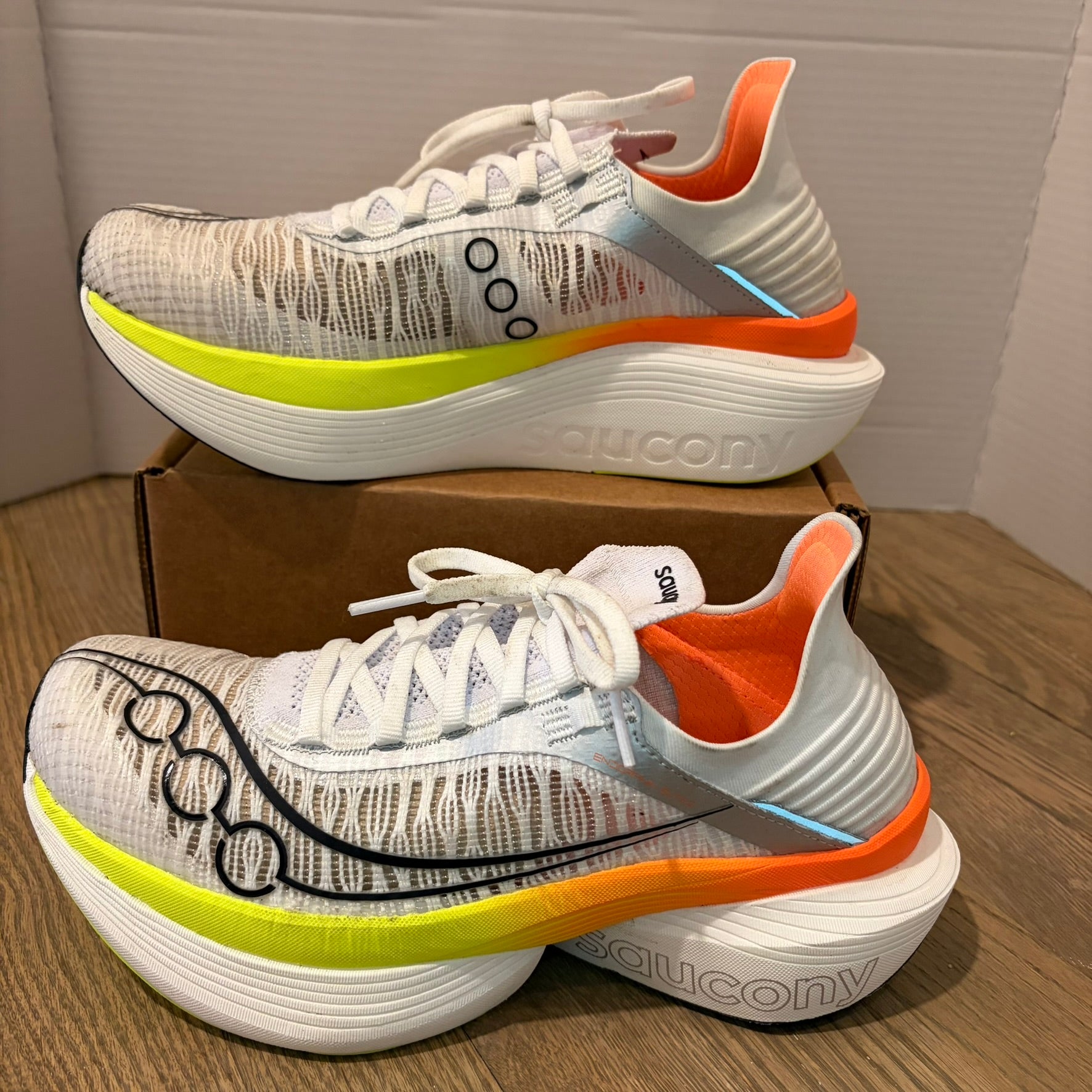 Saucony Endorphin Elite 2