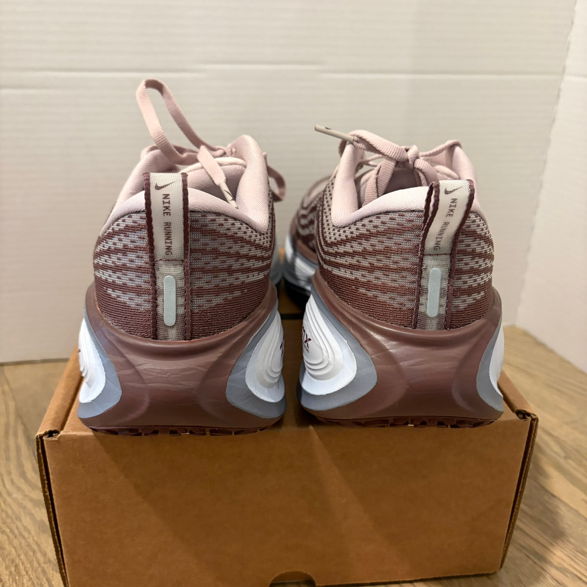 Nike Vomero Plus