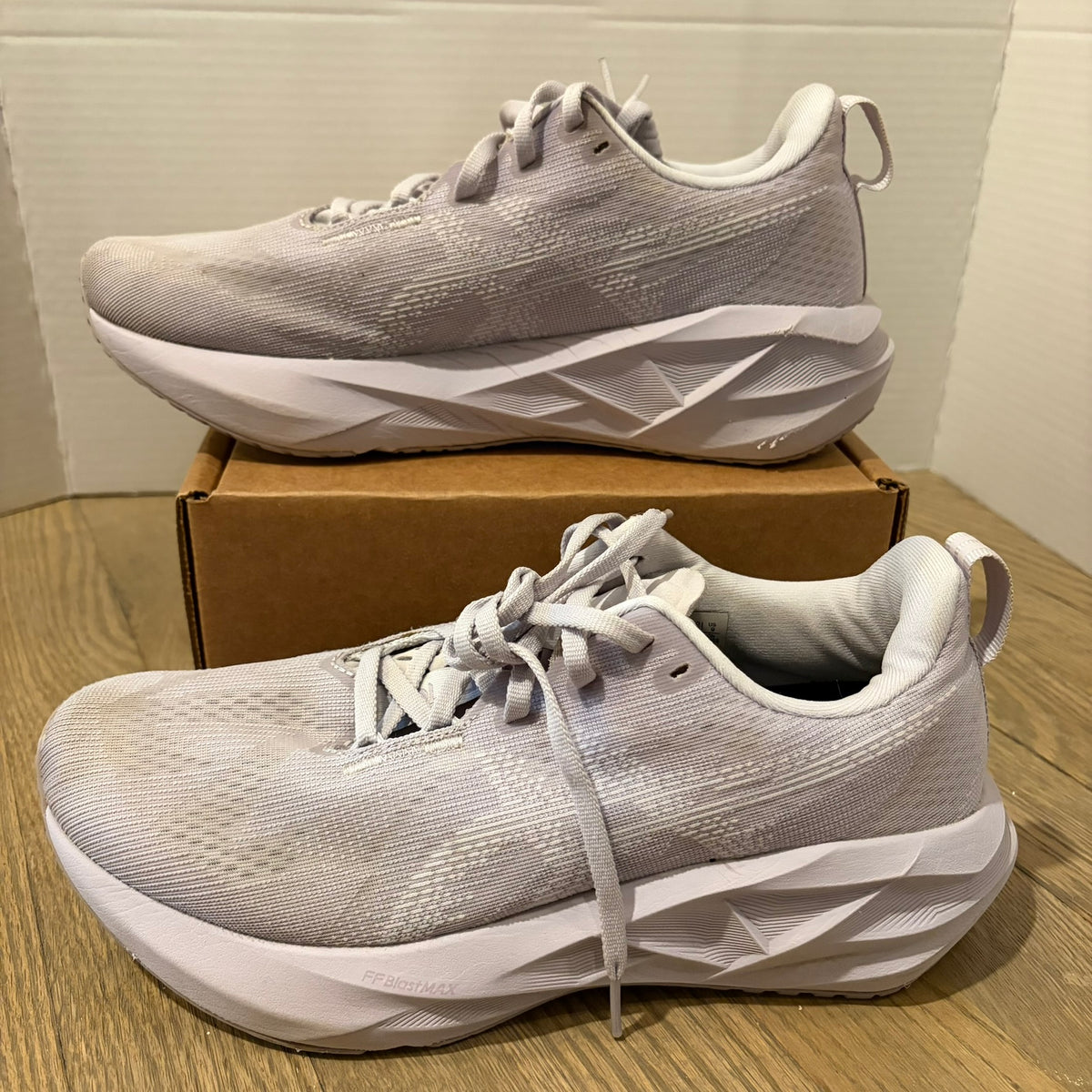 ASICS Novablast 5