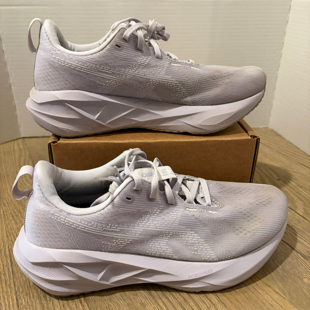 ASICS Novablast 5