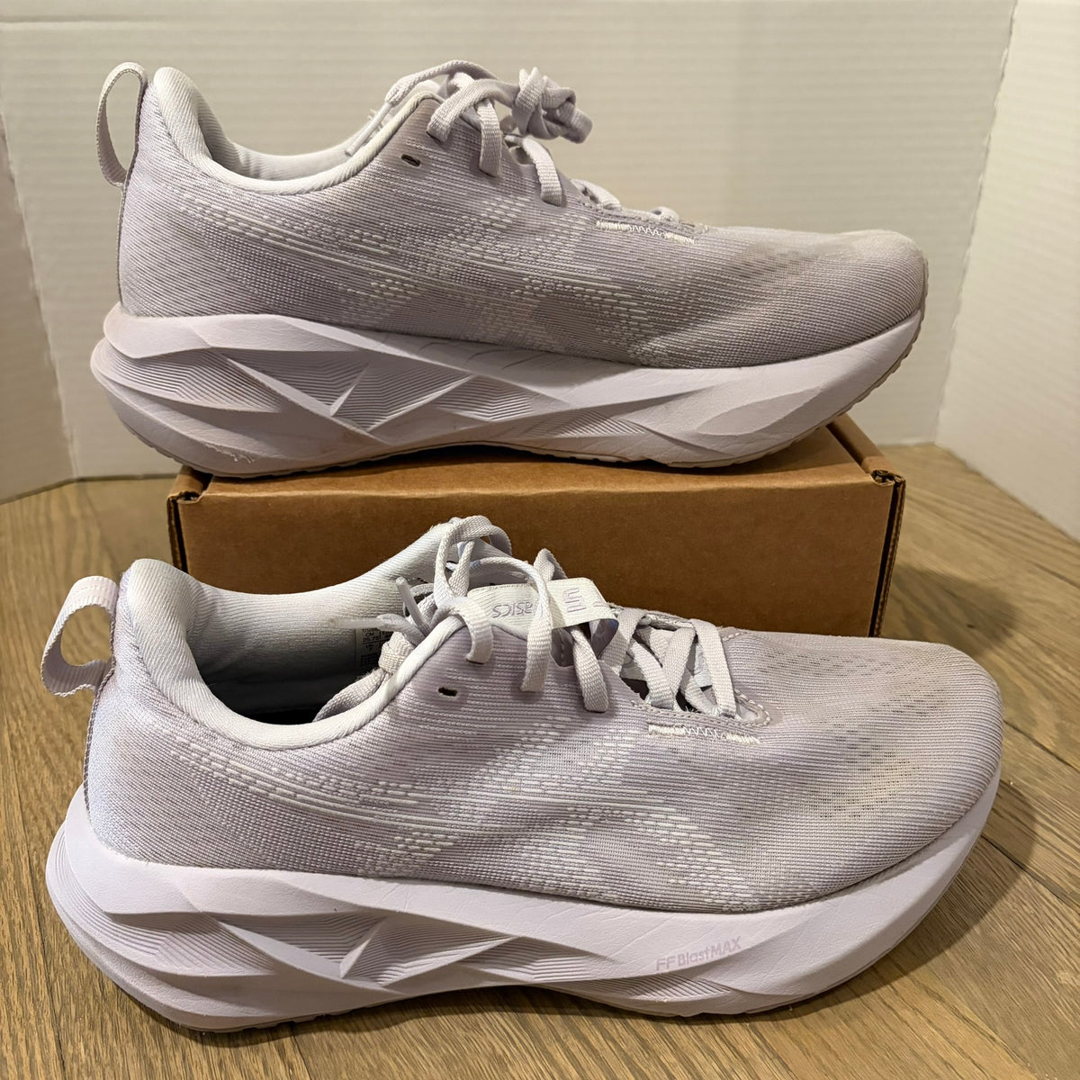 ASICS Novablast 5